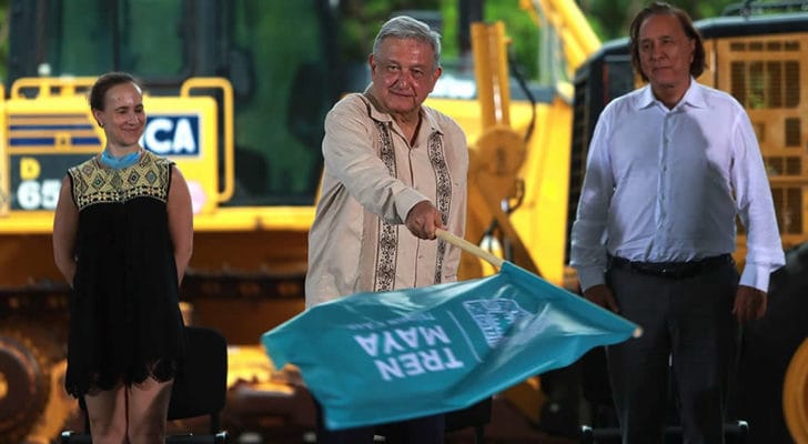 tren-maya-amlo-banderazo-01