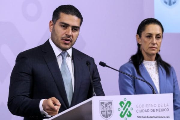 Omar García Harfuch, secretario de Seguridad Ciudadana, y Claudia Sheinbaum, jefa de Gobierno de la Ciudad de México, durante la conferencia sobre el caso Fátima.