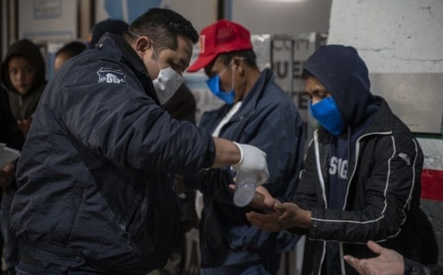 miles-migrantes-varados-frontera-mexico_0_20_958_595