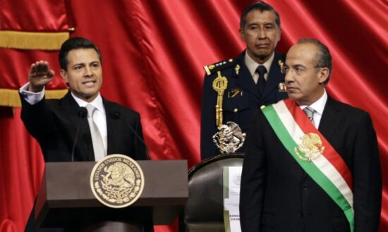 2012-12-01t000000z_265476371_gm1e8c2081w01_rtrmadp_3_mexico-penanieto-1-1-1