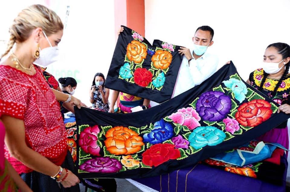Entrega apoyos Ixtaltepec 1
