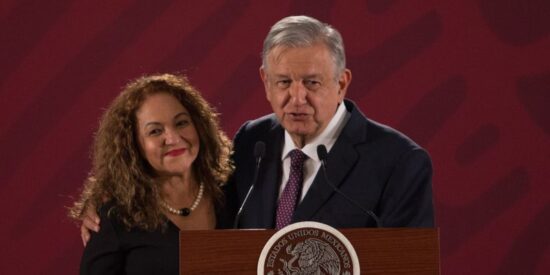 Santajuana-y-AMLO