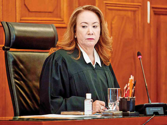 Yasmín Esquivel