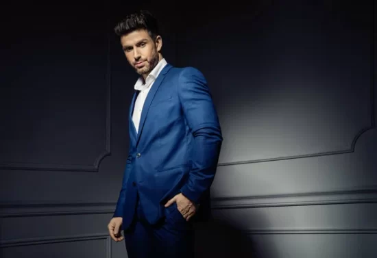 depositphotos_198051376-stock-photo-portrait-of-handsome-man-in