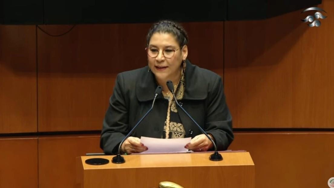 Lenia Batres