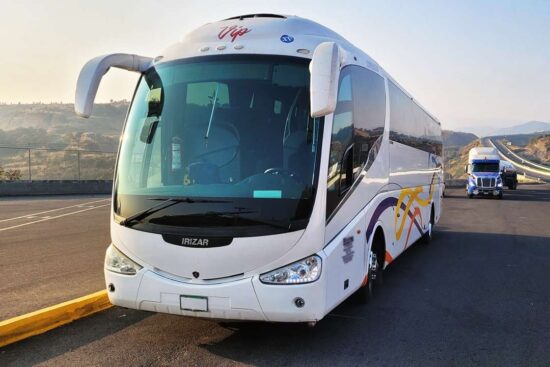renta-autobus-48-pasajeros-irizar-para-filmaciones-eventos-transportacion-8